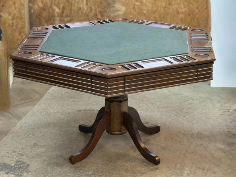 Hexagonal table in casino mode with full player stations